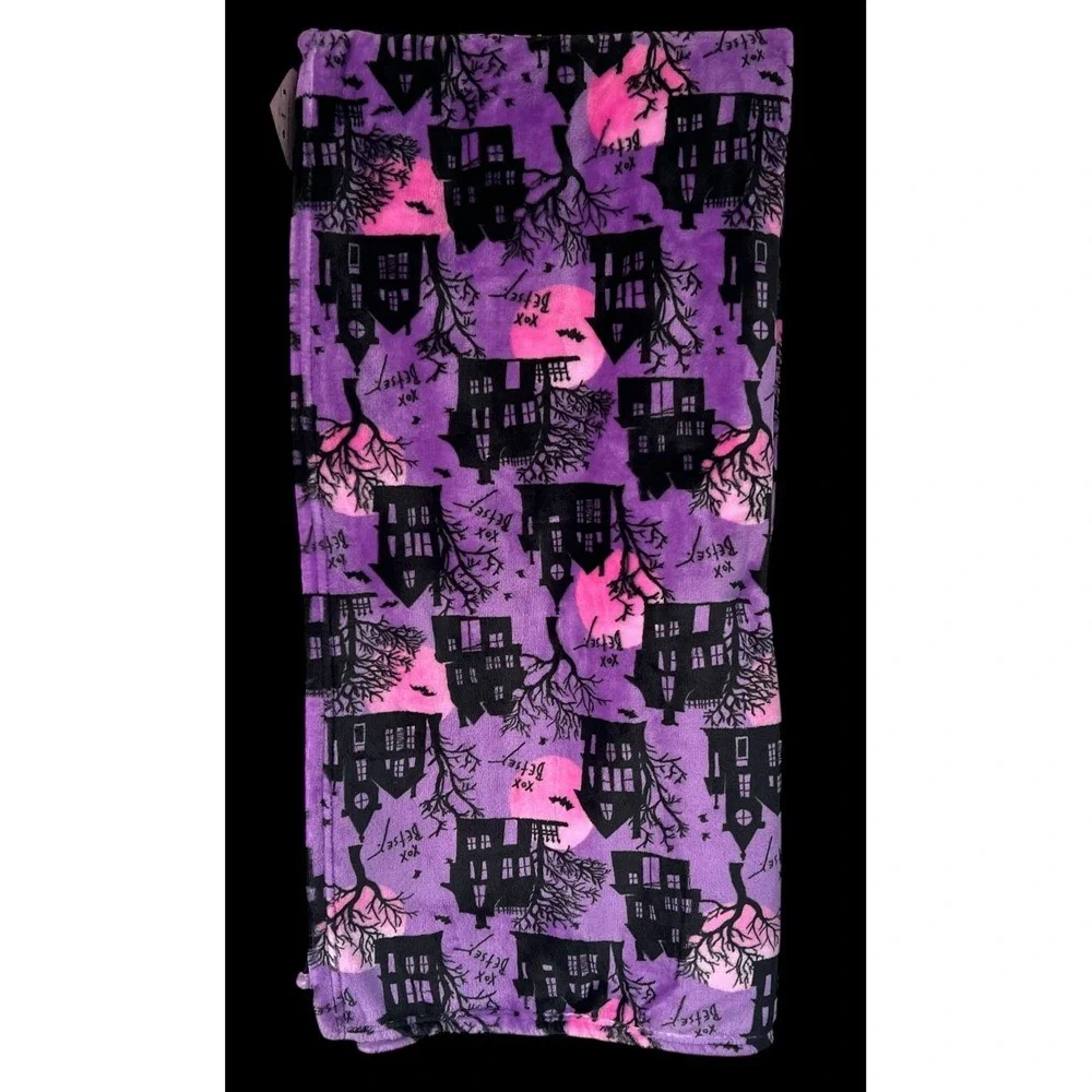 Betsey Johnson Halloween Haunted House Plush Blanket Throw Purple 50x60 NEW